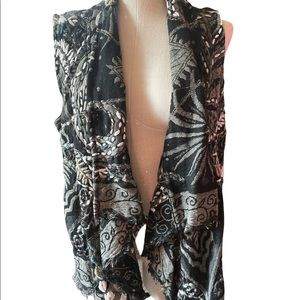 Auna vest new with tags size medium